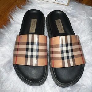 Burberry woman slide size 35